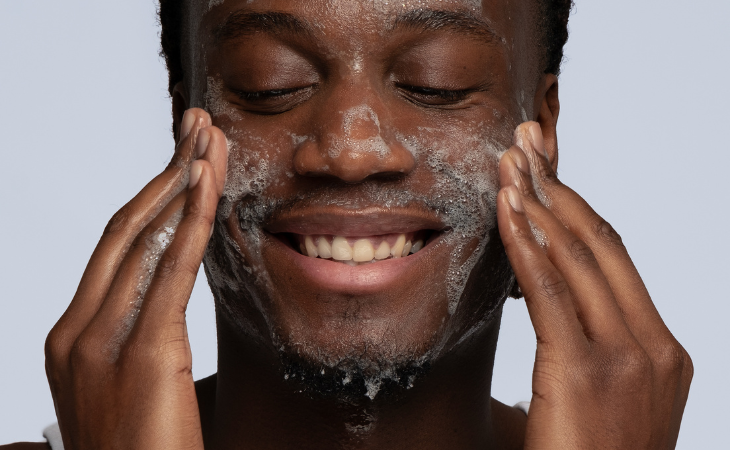 Image de : Bien nettoyer son visage - Acne edition